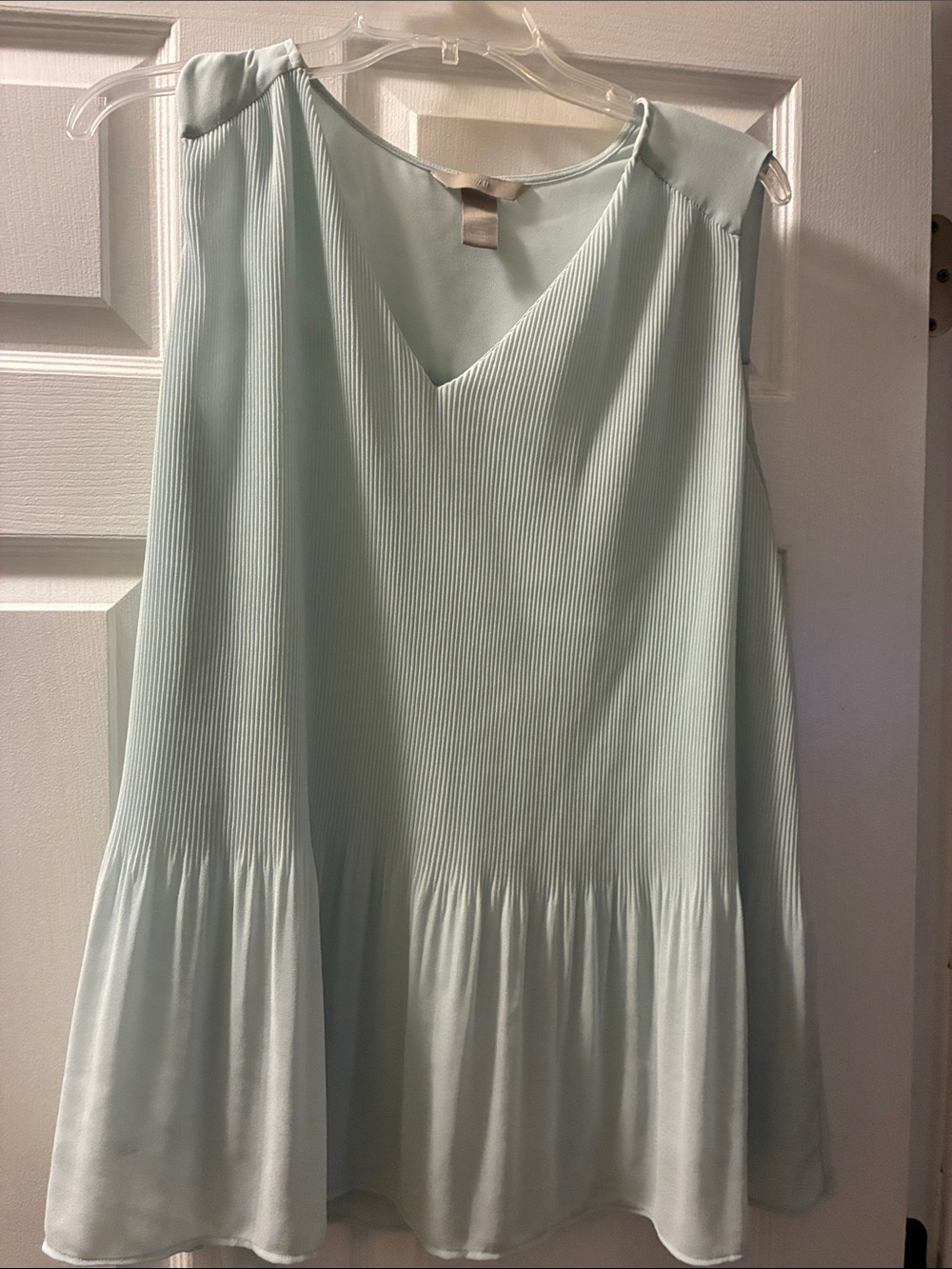 H&M Mint Green Pleated V-Neck Sleeveless Tunic pre-owned